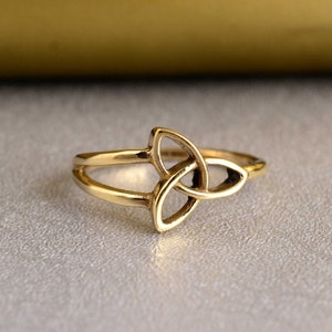 Celtic Knot Band Ring ,Celtic Trinity Knot Band Ring For Men and Women, Celtic Ring, Knot Ring, Birthday gift