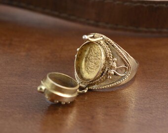 Brass Poison Ring, Moonstone Secret Box Ring, Secret Compartment Ring, Box Ring, Gemstone Ring, Openable Ring, Poison Ring