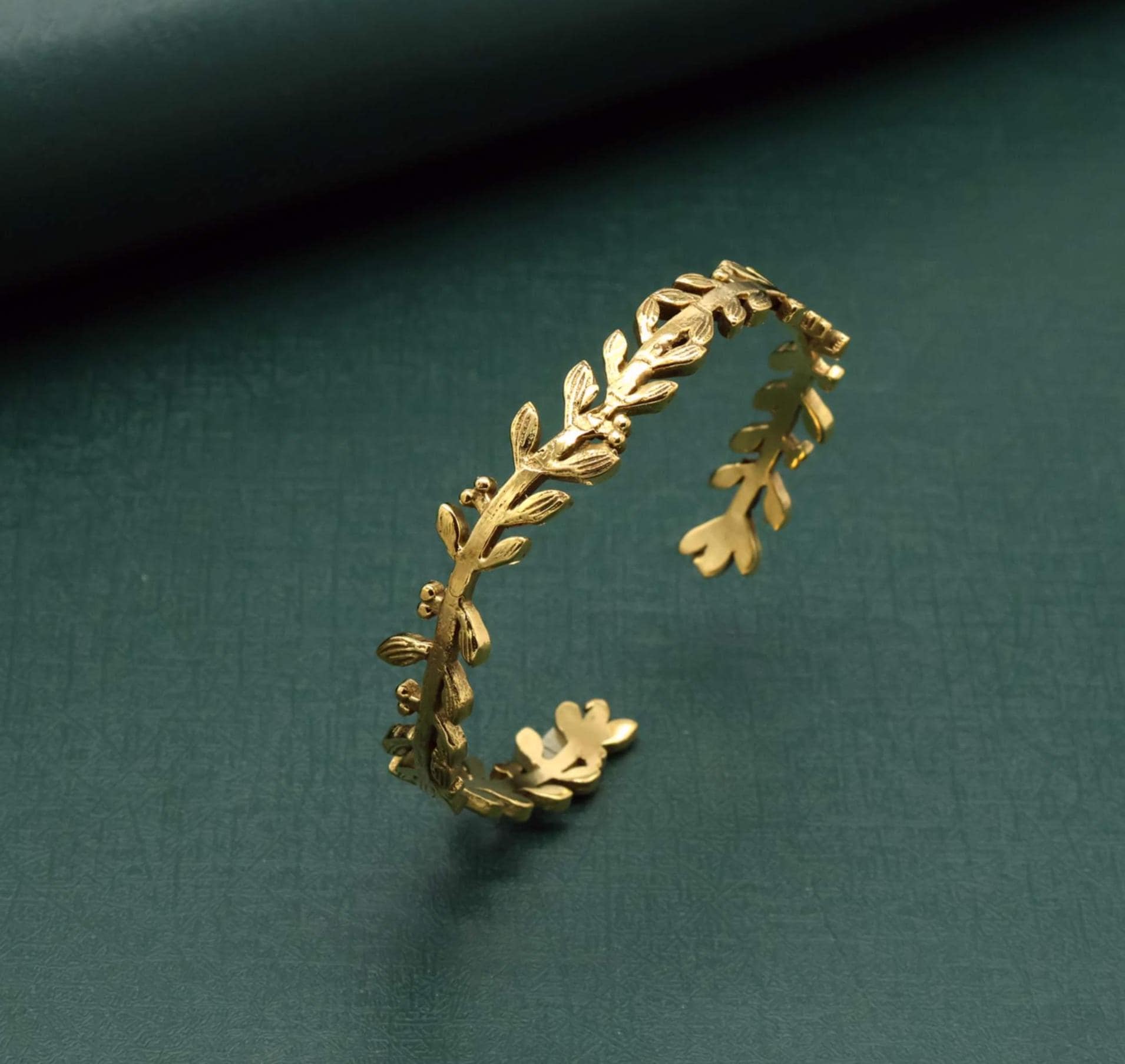 Bracelet Manchette Fleurs Feuille Femme - Doré Jaune, Métal Ajouré, Neuf Sans Emballage