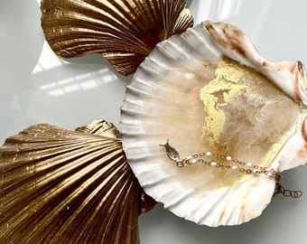 Ring holder, natural shell, jewellery dish, scallop clam, natural shell dish, design dish, beach dish, jewellery tray, wedding coaster