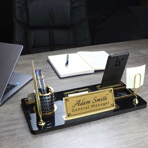 Placa de nombre de escritorio de lujo personalizada / placa de nombre de escritorio de madera negra con bolígrafo y tarjetero, accesorios de escritorio de oficina personalizados, letrero de escritorio Black-Gold
