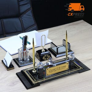 Personalisiertes Luxus Schreibtisch-Namensschild | Gemustertes Schreibtisch-Namensschild mit Uhr, Stift und Kartenhalter, benutzerdefinierter Schreibtischname, Büroschild, Schreibtischschild