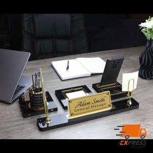 Placa de nombre de escritorio de lujo personalizada / Placa de nombre de escritorio de madera negra con bolígrafo y tarjetero, accesorios de escritorio de oficina personalizados, letrero de escritorio
