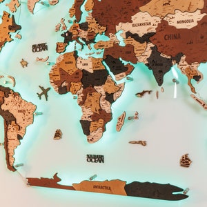 Mapa de viaje, Mapa con chinchetas y luces, Mapa de madera con iluminación de neón, Decoración de pared para el hogar con luz LED, Mapa personalizado