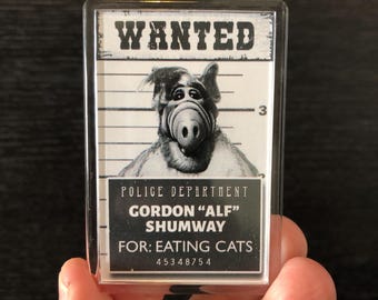 Imán de nevera hecho a mano con el póster de "Se busca" de Alf, 2,75 x 1,75 pulgadas