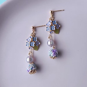 Hydrangea Earrings handwoven with Japanese Mizuhiki Paper Cord image 2