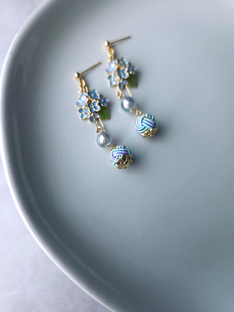 Hydrangea Earrings handwoven with Japanese Mizuhiki Paper Cord image 6