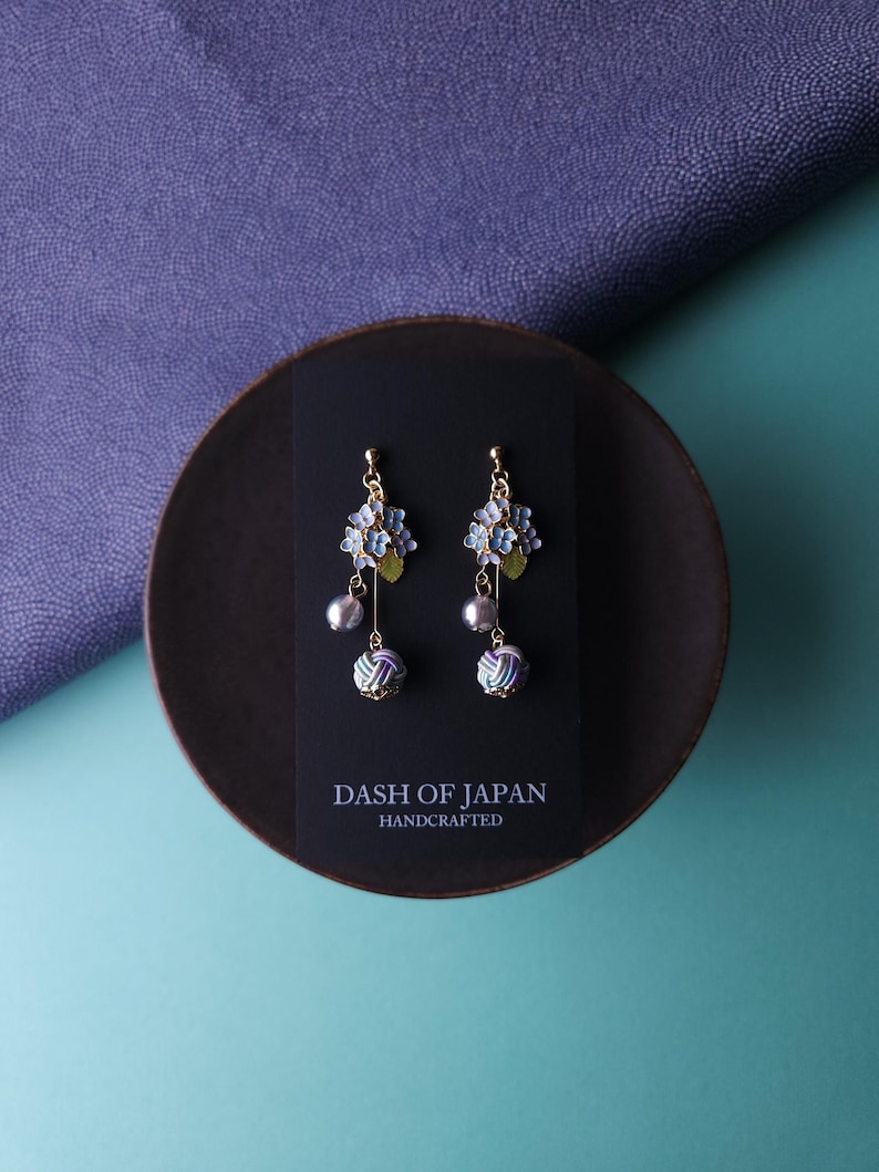 Hydrangea Earrings handwoven with Japanese Mizuhiki Paper Cord image 3