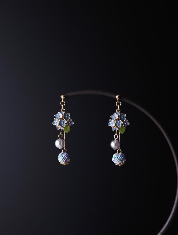 Hydrangea Earrings handwoven with Japanese Mizuhiki Paper Cord