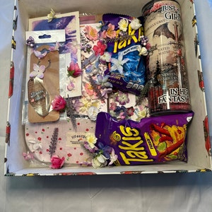 Paperback Blind Date with a Book Surprise Box