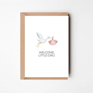 Willkommenskarte zur Geburt – „Welcome, Little Girl!“ | Geburtskarte für Mädchen | Babykarte mit Storch & Teddy | Postkarte