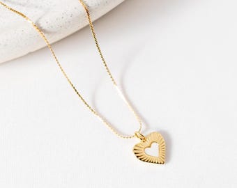 Gouden hartvormige halsketting met parelmoer, delicate roestvrijstalen hartketting, IP-verguld, verstelbare lengte