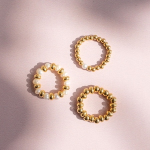 Boho Perlenringe – aus Süßwasserperlen & Edelstahl-Perlen, wasserfest, elastisch | Ring-Stack in Gold oder Silber