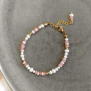 Pearl bracelet made of delicate freshwater pearls and pink natural stones, pearl bracelet pink white, jewelry gift for women, MadeByResa