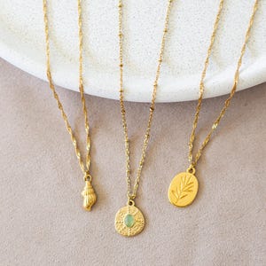 Gold necklace with pendant, gold necklace, gold necklace with shell, leaf, natural stone, gift for women, MadeByResa