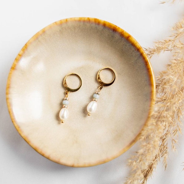 Freshwater pearl earrings, hoop earrings with freshwater pearl, hanging pearl earrings, MadeByResa
