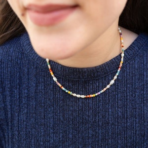 Bunte Perlenkette, Süßwasserperlenkette bunt, Perlenkette, Halskette mit Perlen, MadeByResa Bild 7
