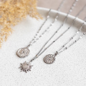 Silberkette mit Anhänger, Silberkette Sonne, Blume, filigrane Halskette Silber, MadeByResa Bild 2