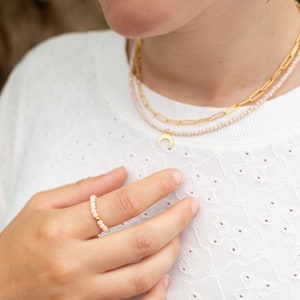 Pearl ring made of glittering faceted pearls, filigree pearl ring, elastic pearl ring, MadeByResa image 5