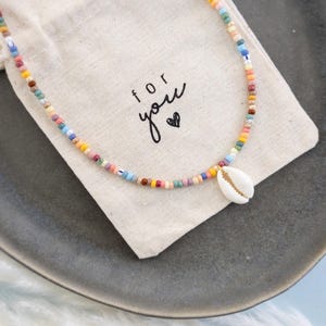 Bunte Perlenkette, Muschelkette, Handgemachte Perlenkette mit Muschel, Shell Necklace, MadeByResa