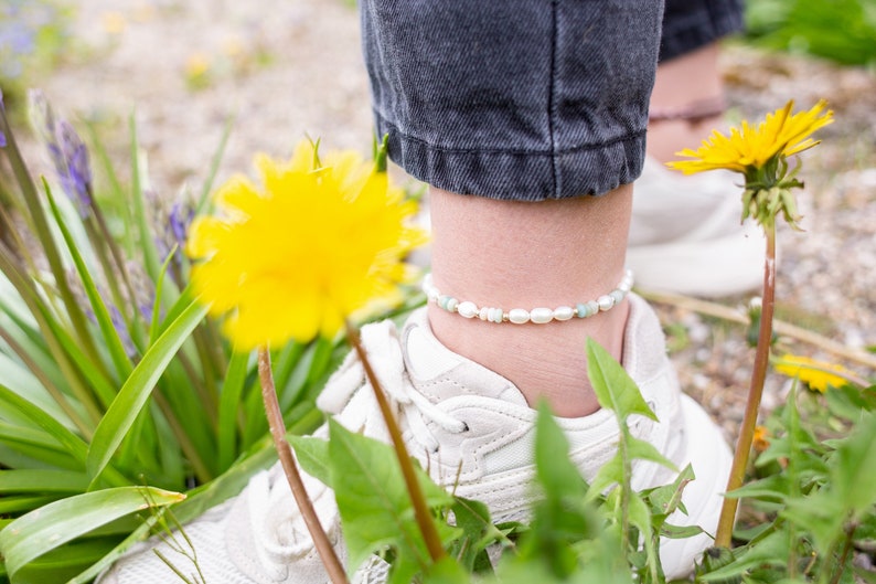 Fußkettchen mit Süßwasserperlen und Natursteinen, Fußkettchen Gold, Silber, Fußkette Boho, MadeByResa Bild 7