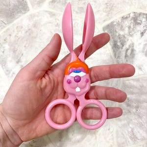 Vintage 90s Nestle Quik Rabbit Bunny Promo Pink Plastic Egg Dye Dipping Scissors Spoon