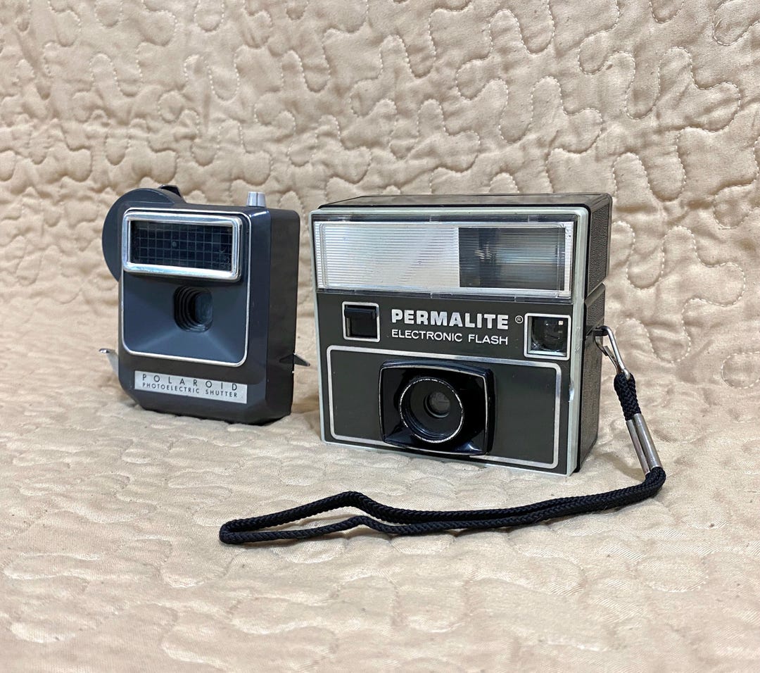 Permalite Kit Vintage Permalite Electronic Flash Camera & Polaroid Photoelectric ...