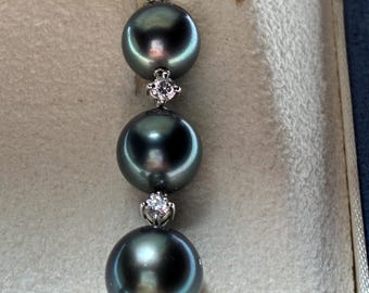 Exquisite Mikimoto Tahitian Pearl Pendant Necklace with Diamonds