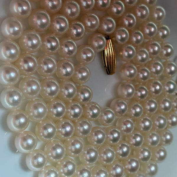 Spectacular Mikimoto Blue Lagoon Akoya Pearl Necklace 30’ White