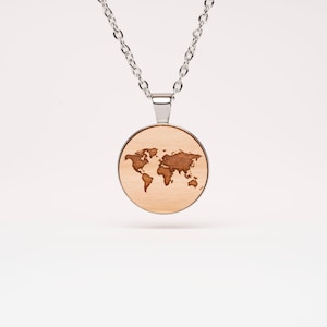 Collier carte du monde en bois de cerisier, bijoux en bois, collier en bois