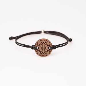 Mandala flower bracelet made of walnut, personalized, wooden jewelry, wooden bracelet, partner bracelet,