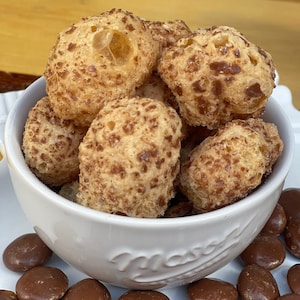 Vries gedroogde melkchocolade gevulde Carmel-snoepjes in
