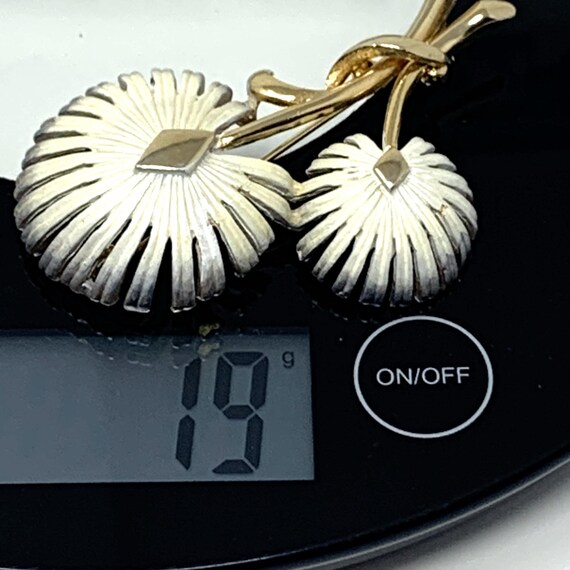 Unsigned Dandelion Brooch - image 5