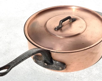 Vintage französische Kupfer Sauteuse mit Deckel, gehämmert, 24 cm, 1,8 kg