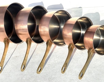 Juego de 5 utensilios de cocina franceses antiguos de cobre, graduados, con revestimiento de acero inoxidable, 3,5 kg.