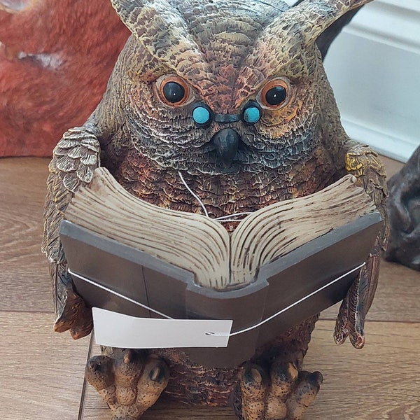Solar Panelled Garden Ornament, Light up Owl, Owl reading a book