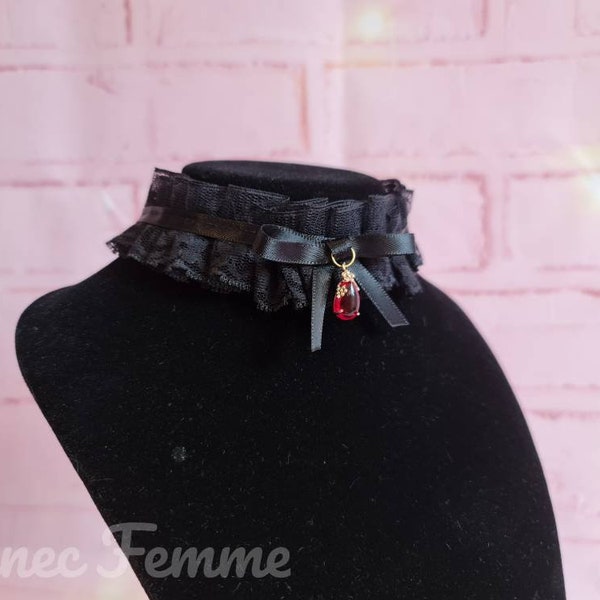 Gothic Lace Choker