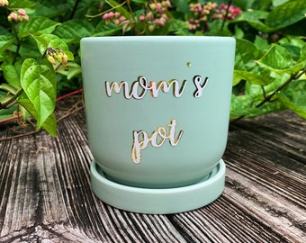 Mint Green Mom’s Pot | Mother's Day Gift | Minimalistic | Ceramic Plant Pot | Flower Pot Planter | l Gold Lettering  | Gift for mom 4.5”
