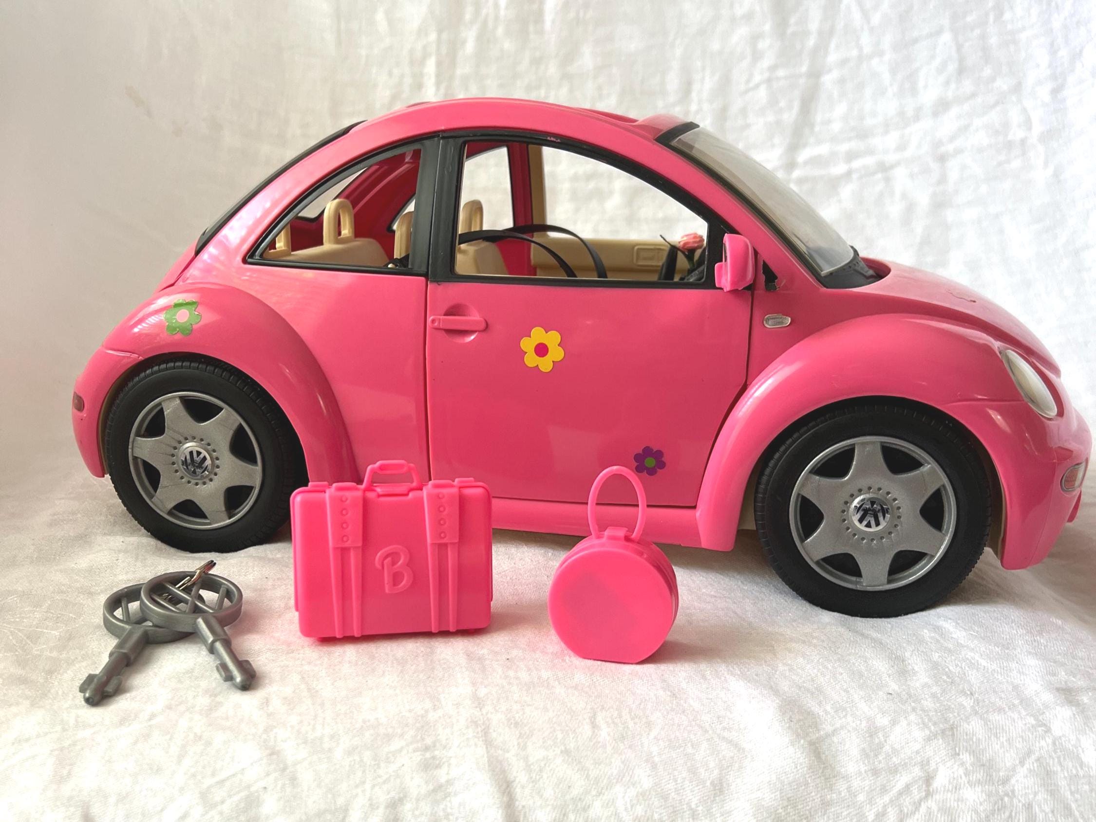 キャラクターグッズ Barbie - Barbie Volkswagen New Beetle PINK Barbie Pink Volkswagen Beetle and Doll set 2010 Full size