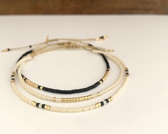Minimalist Bead Bracelet, Tiny Bead, Delicate Bracelet, Adjustable, Seed Bead Bracelet, Everyday Bracelet, Beaded Bracelet, Small Beads