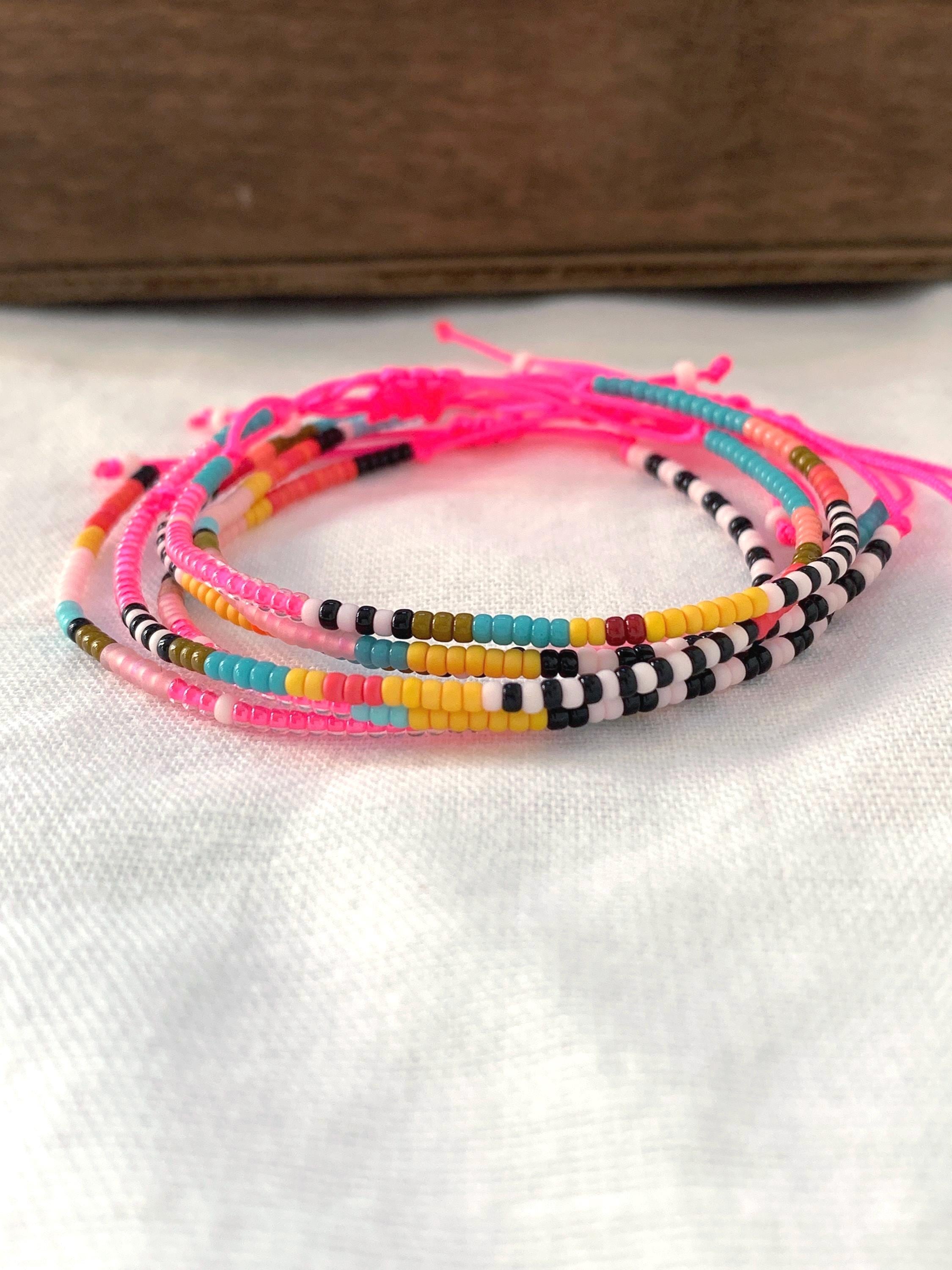 Bracelet J.Crew Métal Doré Et Cristaux Fleurs Rose Fluo - Occasion TBE