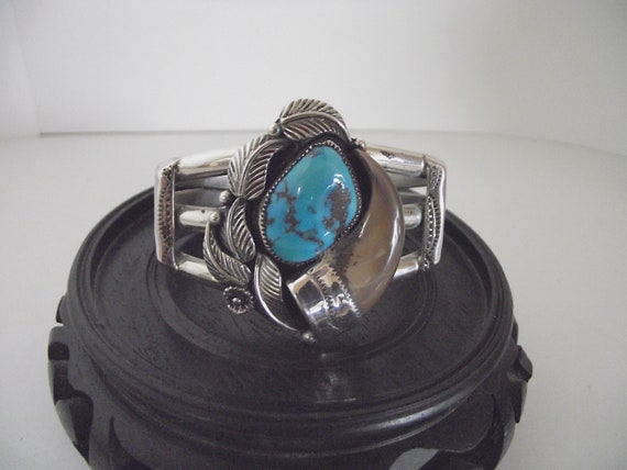 Vibrant Vintage Native American Navajo Morenci Turquoise Sterling Silver Bracelet Vibrant Vintage Native American Navajo Morenci Turquoise Sterling Silver Bracelet