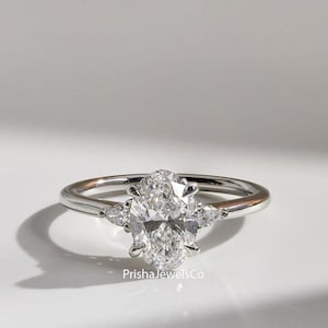 Oval Cut 2 carat IGI Certified E Color VVS2 Clarity Lab Grown Diamond Three Stone Engagement Ring, Side Pear Diamonds, Handmade of 14k Gold