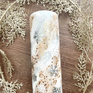 Snowflake tumbler|Winter glitter tumbler| winter wonderland tumbler| snow flake tumbler| holiday tumbler