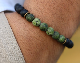 Pulsera de jaspe verde y ónix negro mate: pulsera elegante y equilibrada para hombre, regalo de joyería curativa, regalo de Navidad.