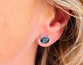 Puces d'oreilles chat en émail noir : bijoux d'Halloween en argent sterling