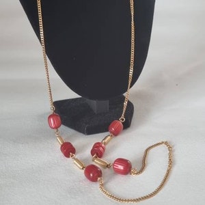 Sarah Coventry gold tone and glass bead necklace