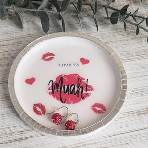 Heart trinket dish, jewelry dish, trinket dish, catch all dish, gift for her, best friend gift, anniversary gift for her,