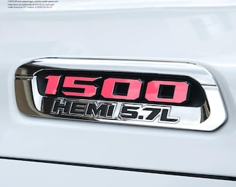 Embleem overlay op motorkap RAM 1500 L&R FLUORESCENT Felroze Past op Ram Trucks 2019-2026