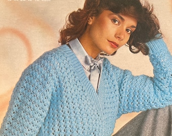 Original Vintage Robin 2762 Ladies V-Neck Sweater Aurora Cloudsoft KNITTING PATTERN - Sizes 32-42"